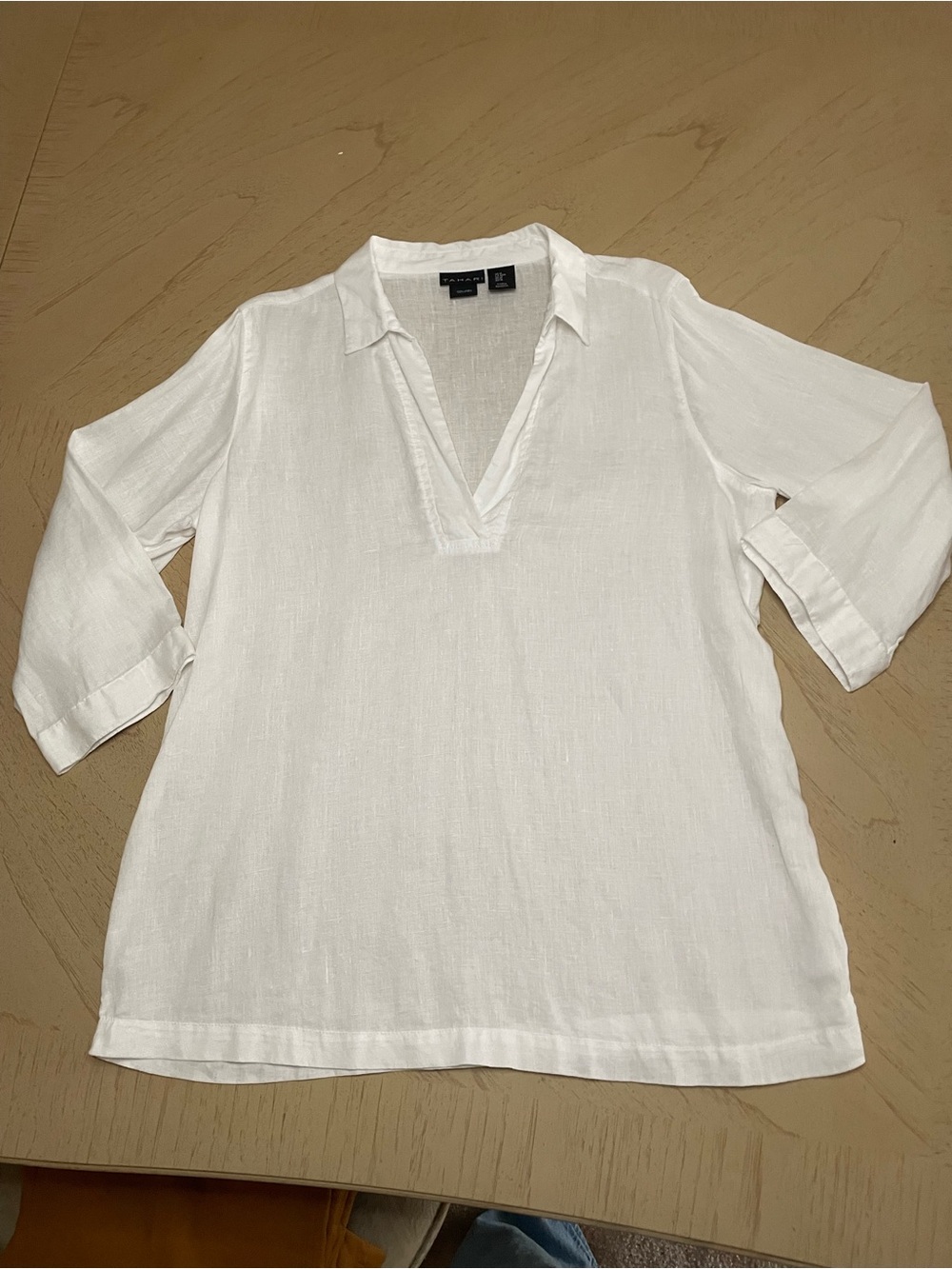 Tahari White Linen Tunic Top Deep V  Size Medium coastal beach summer
